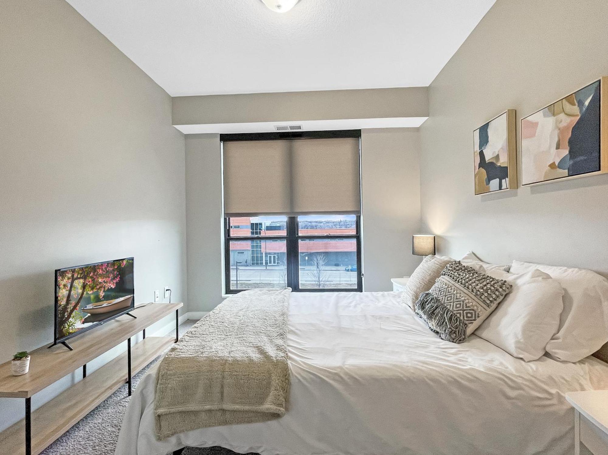 Апартаменты Large Downtown 2Br -Hot Tub-Downtown! Де-Мойн Экстерьер фото