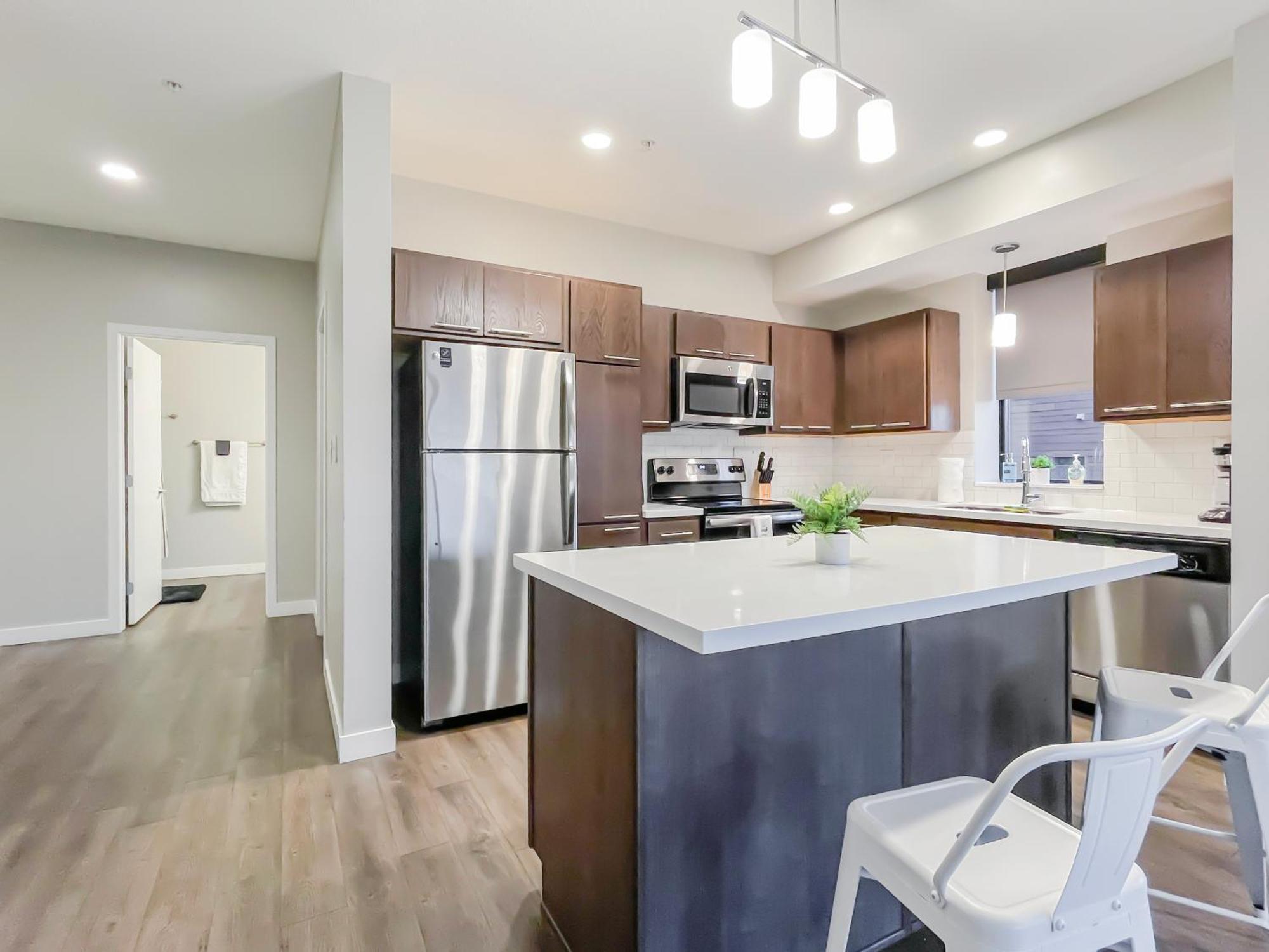 Апартаменты Large Downtown 2Br -Hot Tub-Downtown! Де-Мойн Экстерьер фото